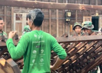 Detik – Detik Rumah Petani di Pati Ambruk Saat Dibongkar, Ini Penyebabnya
