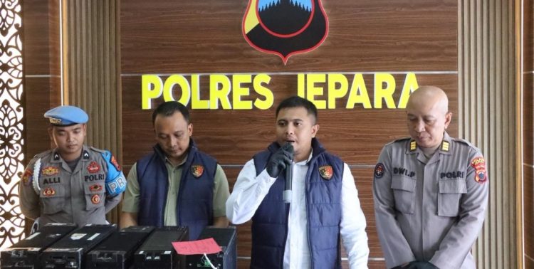 Polisi Bekuk Residivis Bobol Tower XL Pakis Aji