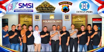 Polresta Pati Bersama SMSI dan Dulur Sikep Nyawiji Salurkan 20 Tangki Air Bersih